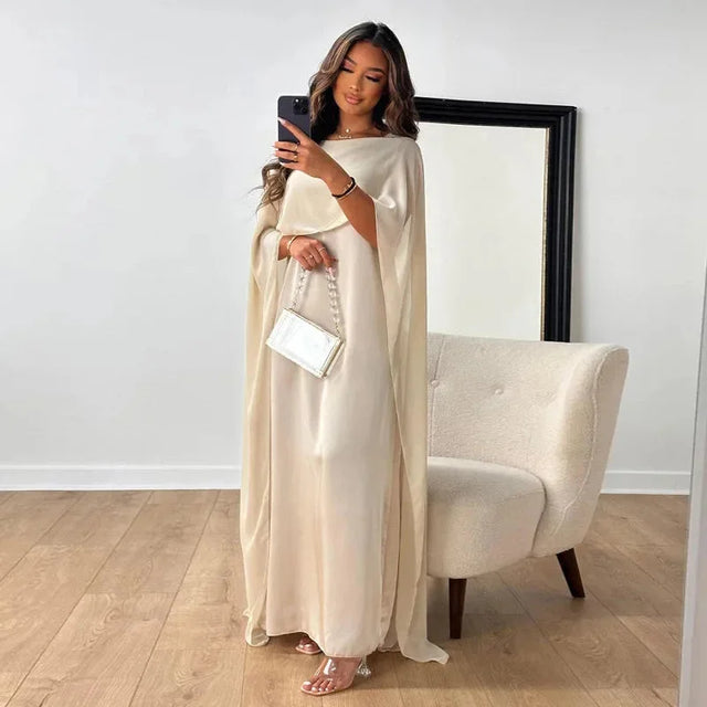 Rhianna | Stylowa Długa Sukienka z Peleryną Maxi