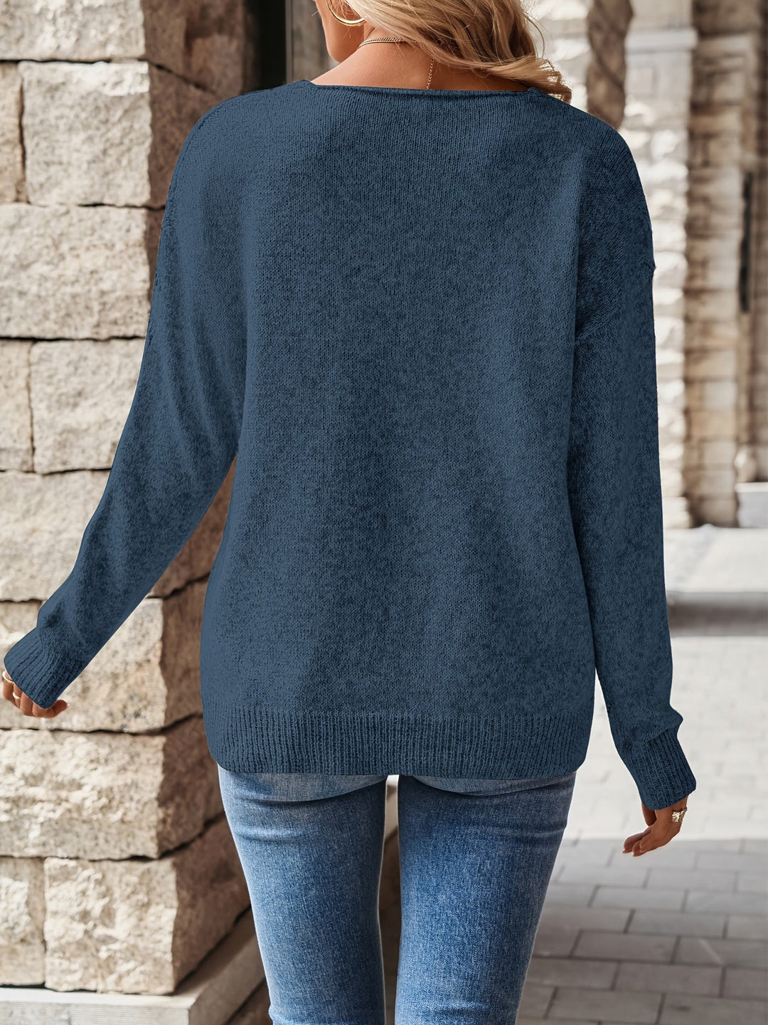 Beverly | Sweter z dekoltem w serek z ażurowym wzorem