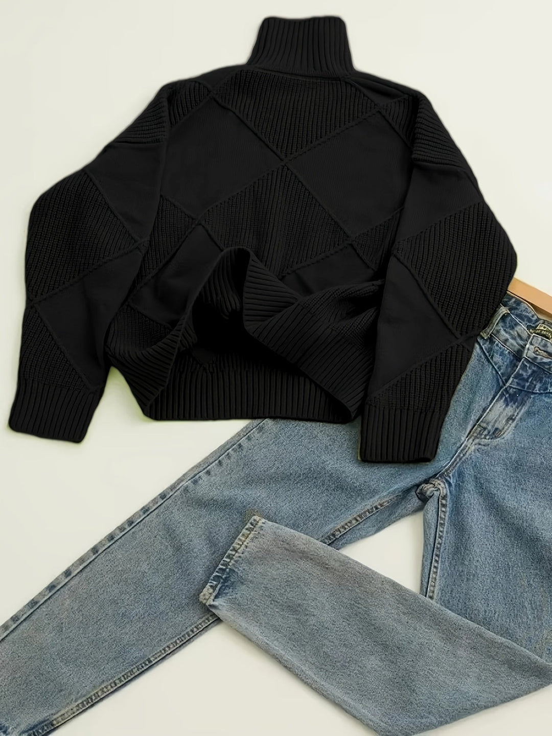 Freya | Sweter z teksturowanym golfem