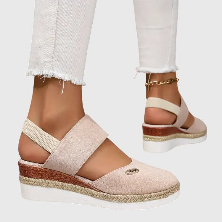 Robyn | Sandały na koturnie z paskiem espadrylowym