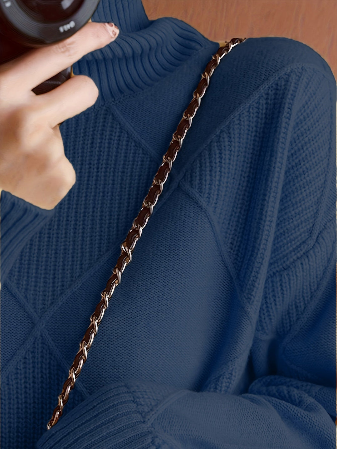 Freya | Sweter z teksturowanym golfem