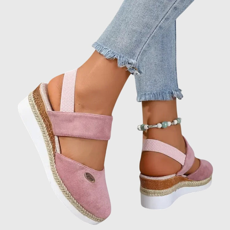 Robyn | Sandały na koturnie z paskiem espadrylowym