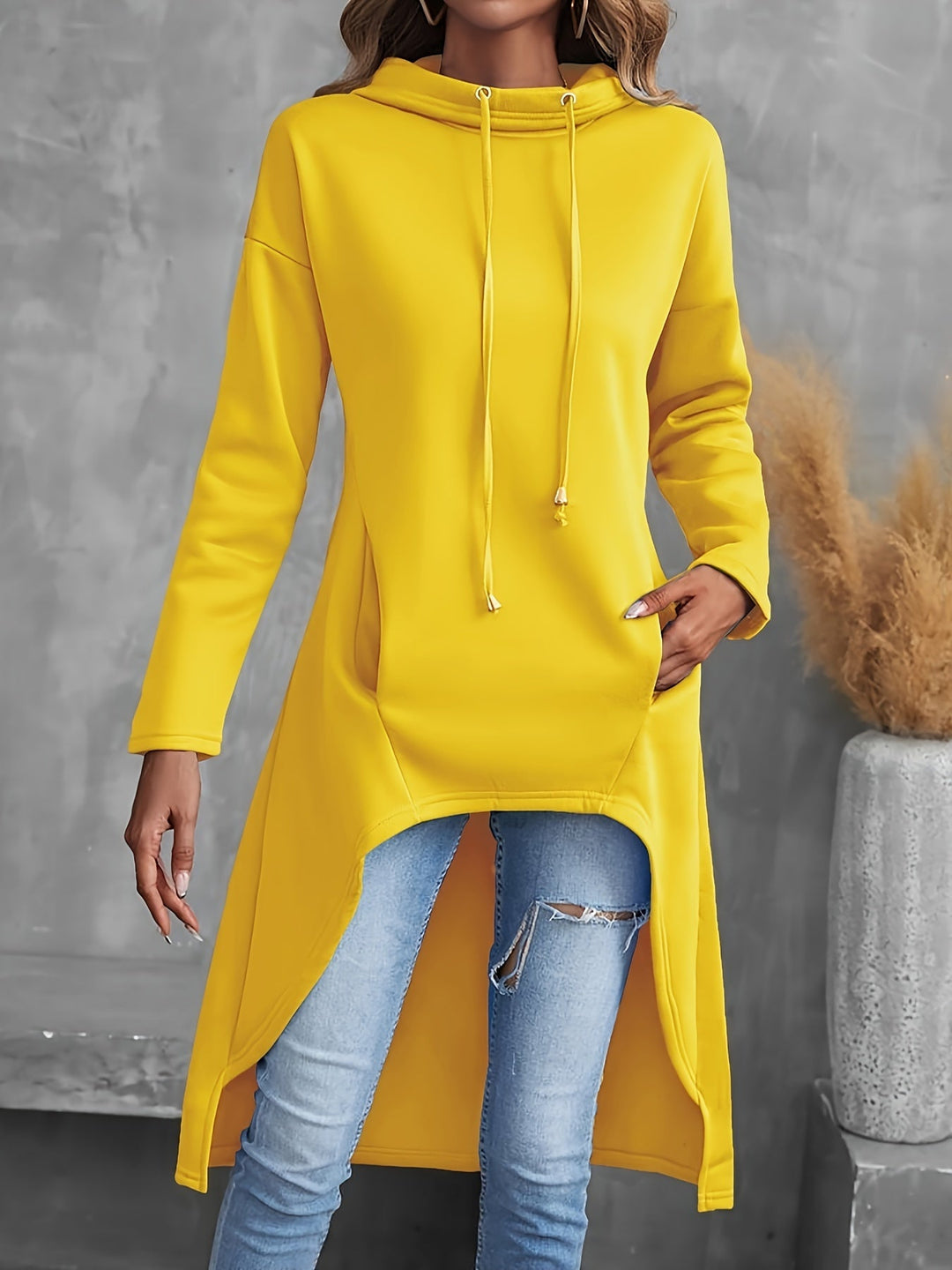 Faye | Luźna Bluza z Kapturem o Asymetrycznym Kroju