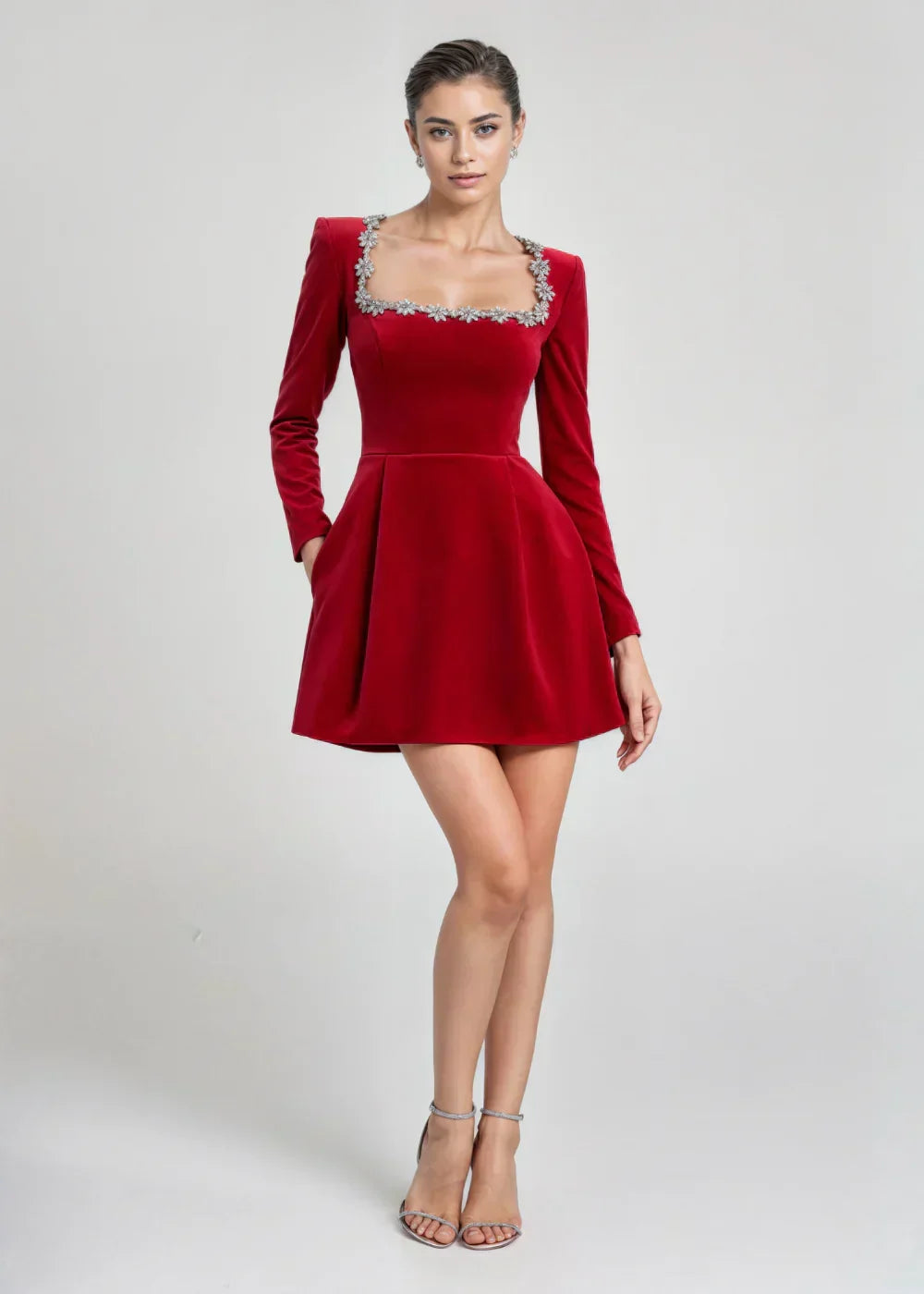 Lucinda | Elegancka Mini Sukienka z Aksamit