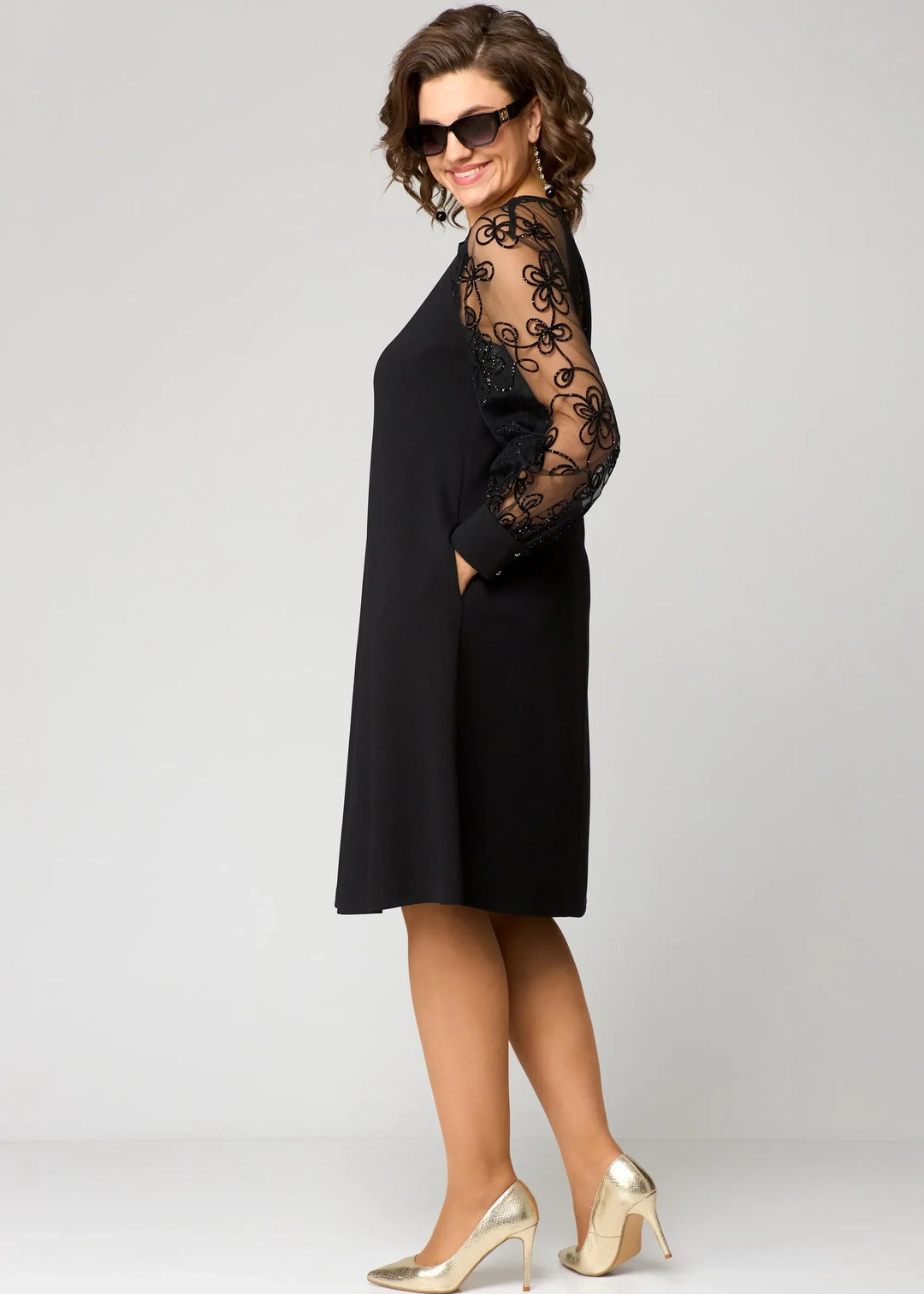 Fiona | Elegancka Sukienka Koronkowa z Kwiatowymi Rękawami