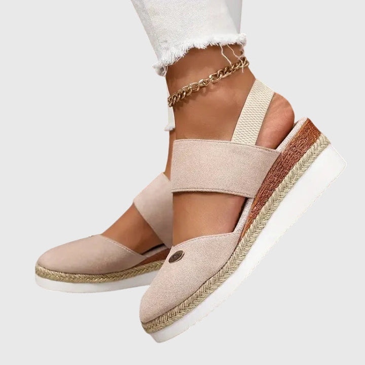 Robyn | Sandały na koturnie z paskiem espadrylowym