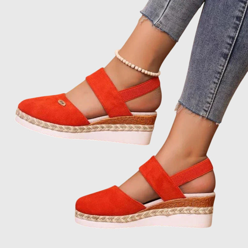Robyn | Sandały na koturnie z paskiem espadrylowym