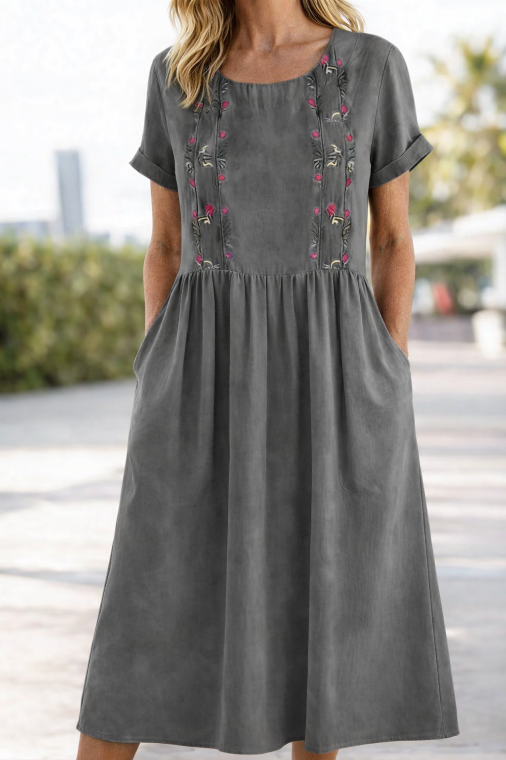 Trixie | Elegancka Kwiatowa Letnia Sukienka Midi
