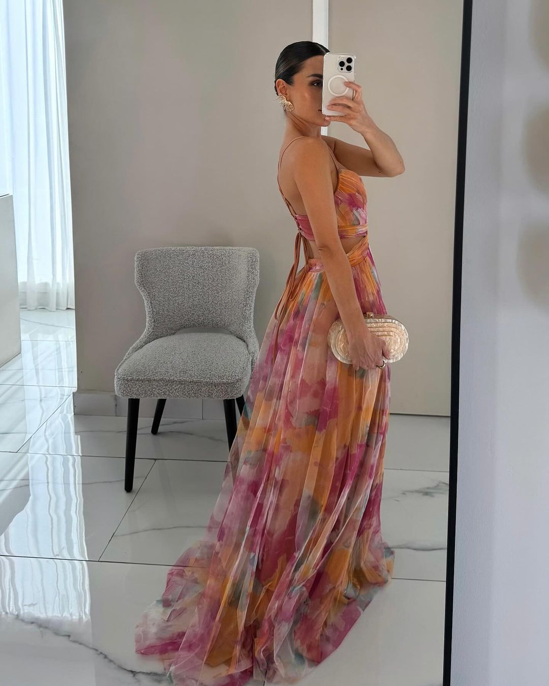 Alexia | Elegancka Bezrękawnikowa Sukienka Wieczorowa w Kwiaty
