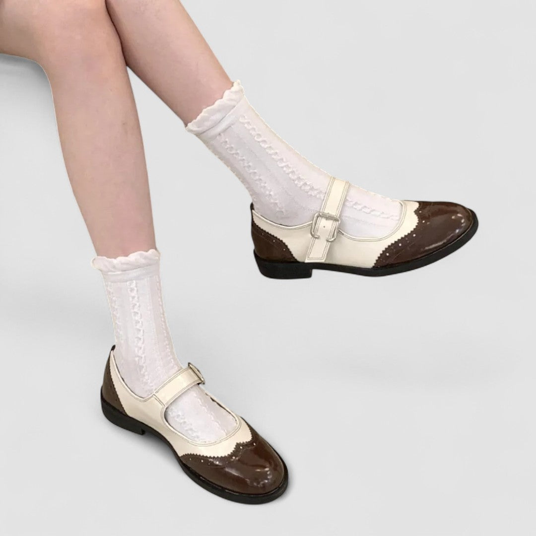 Gemma | Dwukolorowe klasyczne buty Mary Jane z lakierowanej skóry