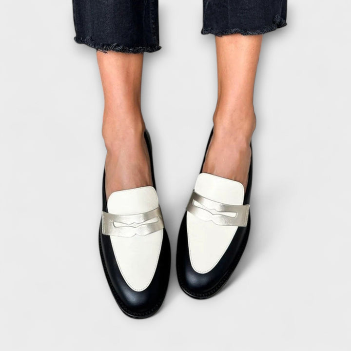 Zara | Klasyczne czarne loafersy o metalicznym wykończeniu