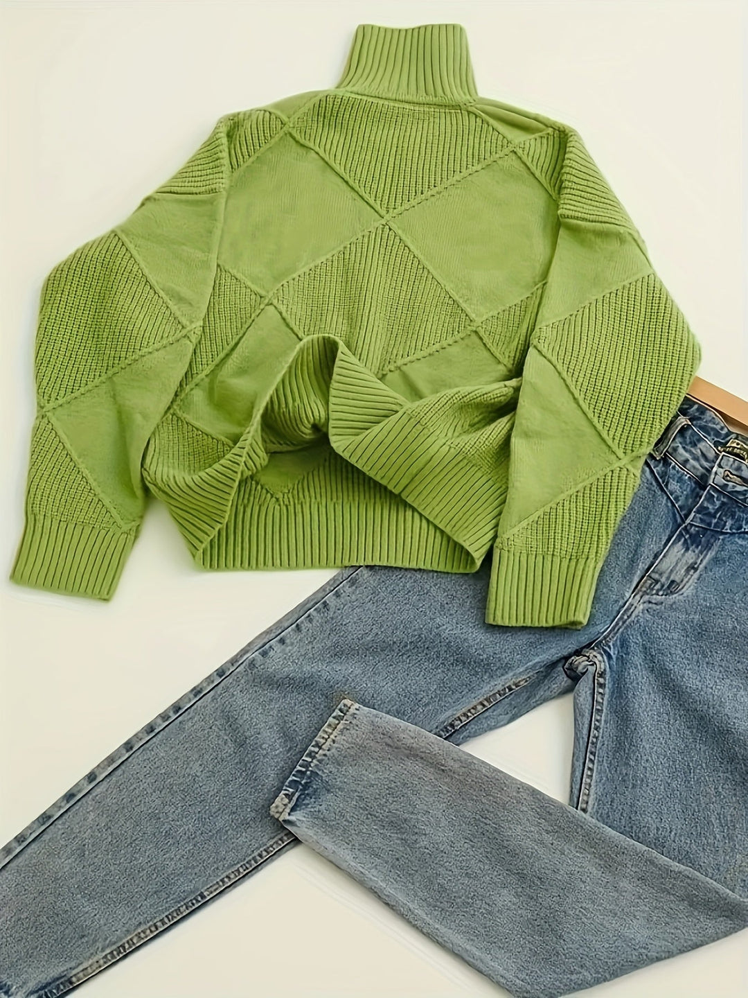 Freya | Sweter z teksturowanym golfem