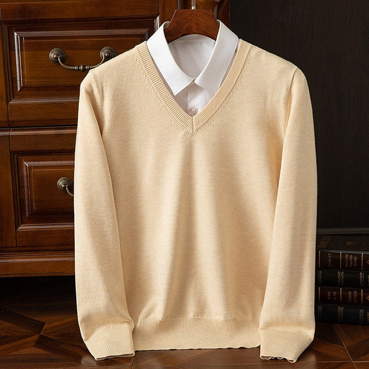 Carter | Elegancki Sweter z Dekoltem w Serek